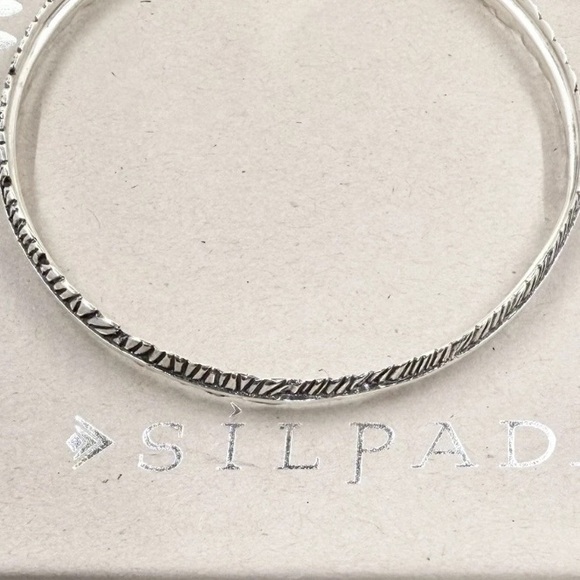 NEW Silpada Vintage Sterling Silver 
Feather Etched Bangle Bracelet - Picture 4 of 10